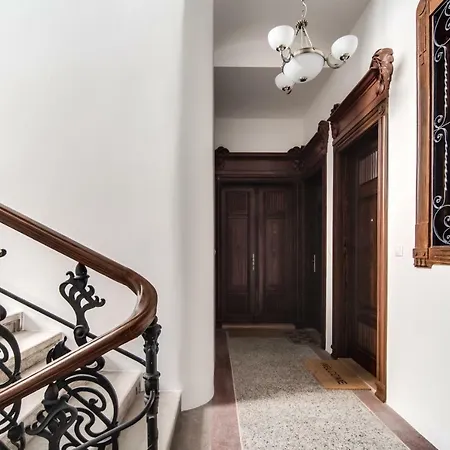 Apartment Trendy Local
