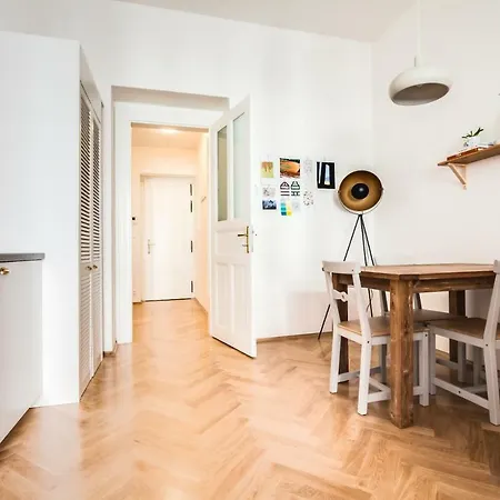 Apartment Trendy Local